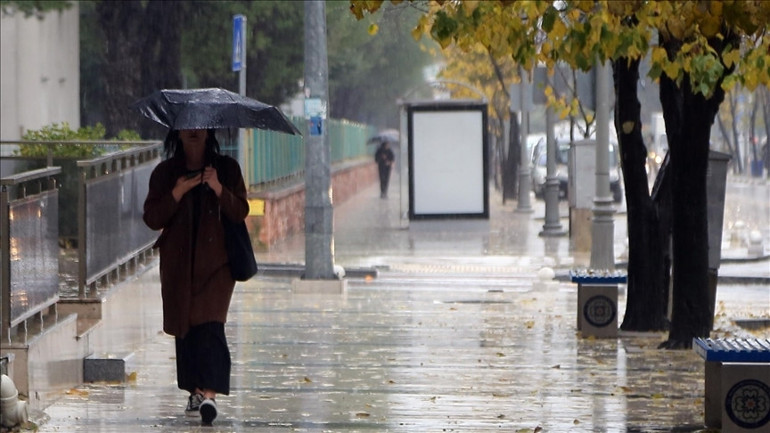 Meteorolojiden uyarı: Bazı bölgelerde sağanak yağış ve kuvvetli rüzgar bekleniyor