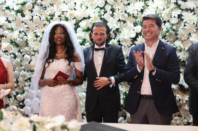 Binlerce kilometrelik aşk nikah masasında taçlandı