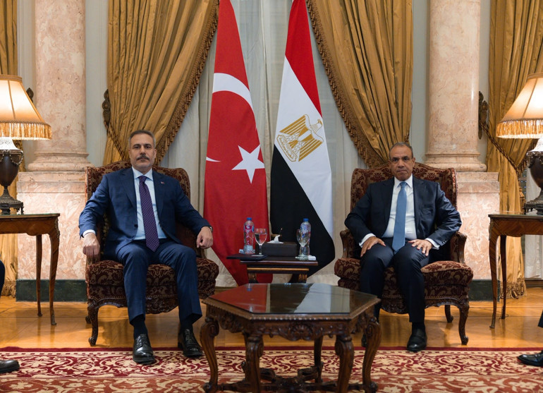 Mısırda 4lü Zirve Dışişleri Bakanı Hakan Fidandan peş peşe kritik görüşmeler