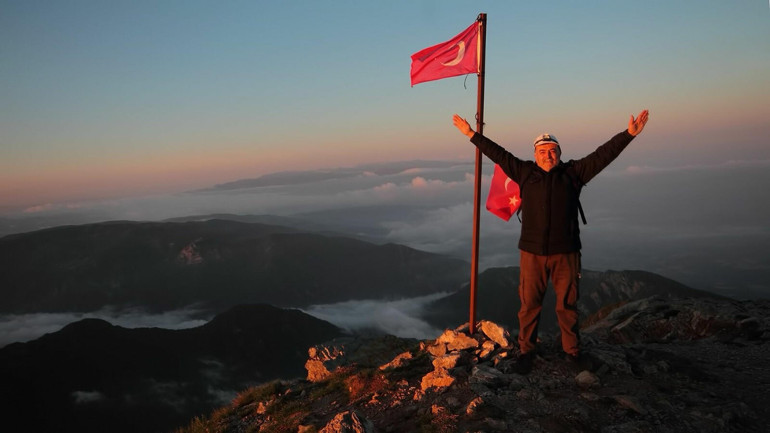 Sarp kayalıkların çatlaklarında keşfedildi: Eşinin adını verdi Ulaşılması ve görülmesi zor