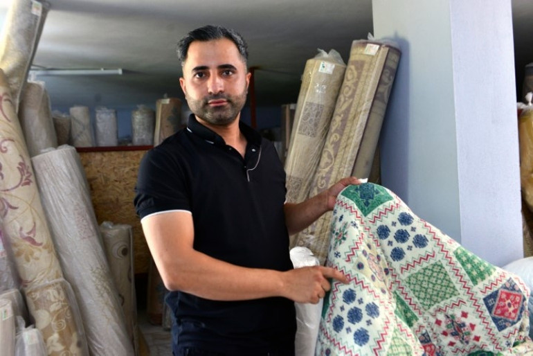 Battaniyeden çıkan bir deste parayı teslim etti; müşterinin sorusu şaşkına çevirdi