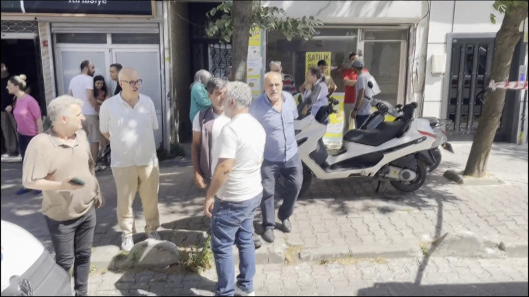 Eyüpsultanda pastanede gaz kaçağı paniği 6 çalışan tedaviye alındı