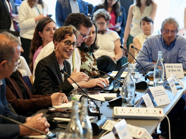 Bakan Kurum, İngilterede COP31 İş Dünyası Forumunda konuştu