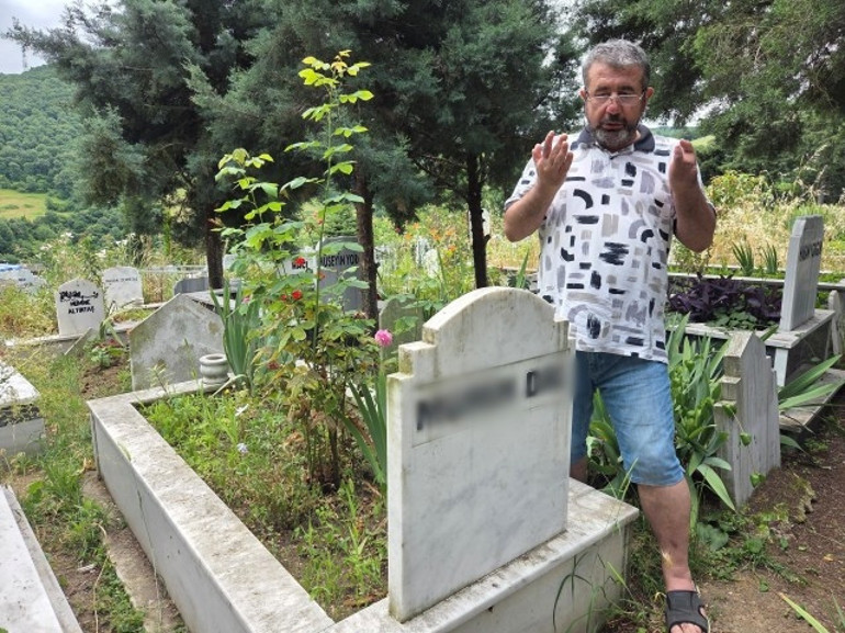 Kiracısına ulaşamayan ve parasını alamayan ev sahibi, kiracısını babasının mezarına şikayet etti