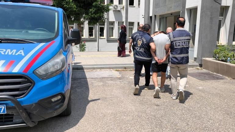 3 şehir arası MİT dolandırıcılığı 2 şüpheli Sivasta yakalandı