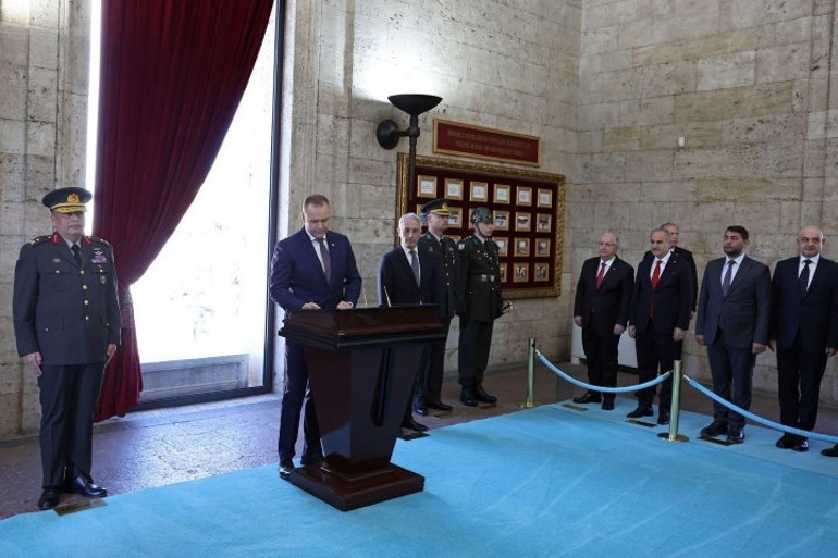 Cumhurbaşkanı Erdoğan, Polonya Cumhurbaşkanı Nawrockiyi resmi törenle karşıladı