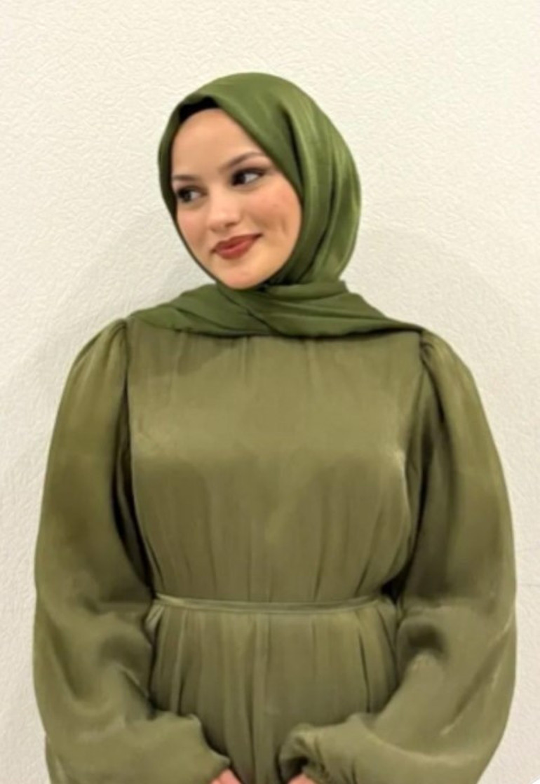 Park halindeki araçta iki gencin cansız bedeni bulundu