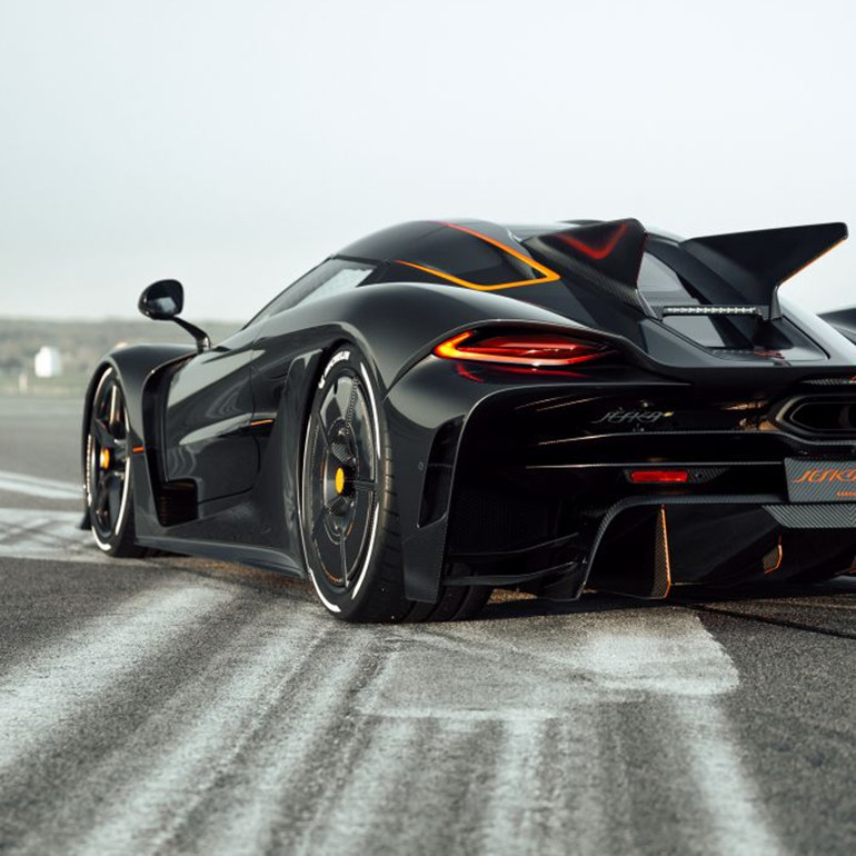 İsveçli Koenigsegg, Hız Rekorlarını Altüst Etti