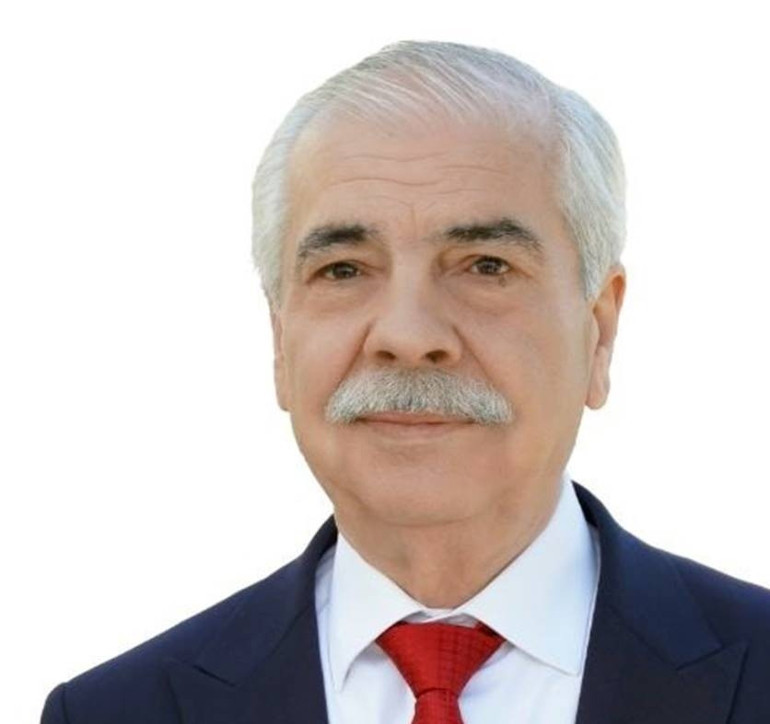 CHPli belediye başkanı Mehmet Özcan, partisinden istifa etti