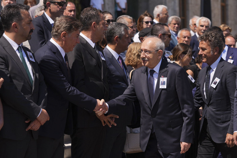 Kemal Kılıçdaroğlu ve Özgür Özel Mecliste yan yana İşte ilk görüntü