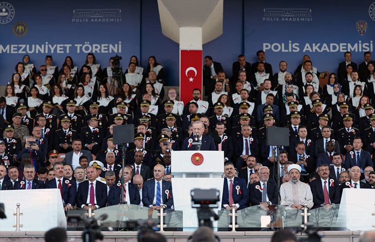 Son dakika... Cumhurbaşkanı Erdoğan: Pusulanız vicdan hedefiniz adalet olsun
