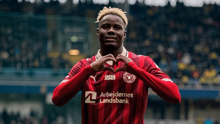 Galatasaraydan 10+4 kuralına özel forvet: Icardinin alternatifi, Beşiktaşın rakibinde bulundu
