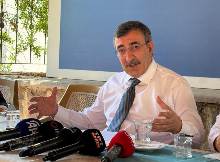 Hükümetten memur ve en düşük emekli maaşına zam açıklaması