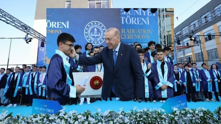 Cumhurbaşkanı Erdoğan, mezuniyet törenine katıldı