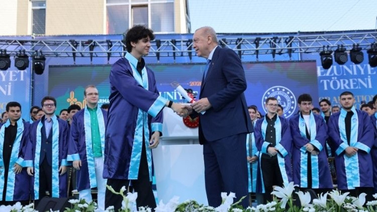 Cumhurbaşkanı Erdoğan, mezuniyet törenine katıldı