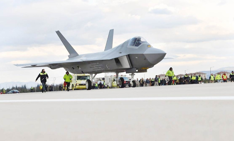 Atina’da KAAN ve F-35 paniği