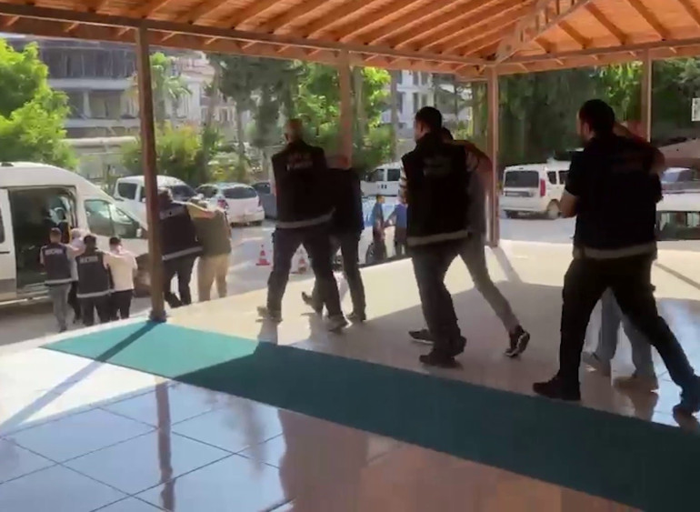 Hatayda dernek adı altında kumar oynatan ve tefecilik yapanlara operasyon