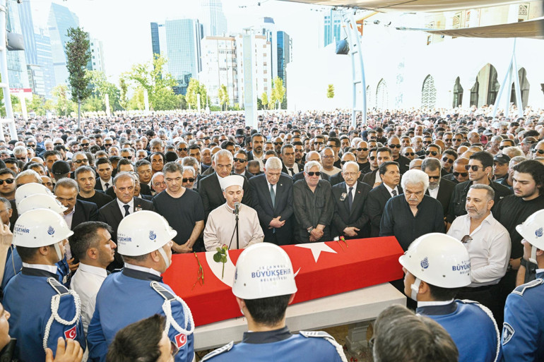Kadir İnanır’a veda... En büyük vasiyeti: Barış