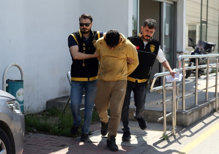 Polis memurunu silahla vurdu, gazetecilere böyle seslendi