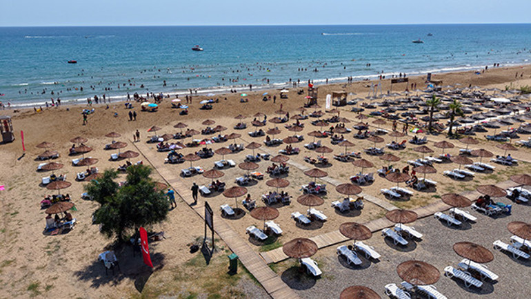 Çeşmeden Bodruma, Marmaristen Beleke halk plajlarına yoğun ilgi... Ücretsiz halk plajı sayısı 23e yükseliyor