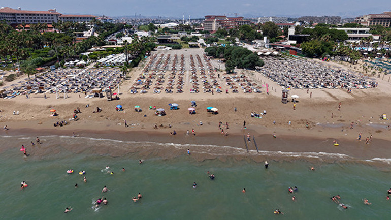 Çeşmeden Bodruma, Marmaristen Beleke halk plajlarına yoğun ilgi... Ücretsiz halk plajı sayısı 23e yükseliyor