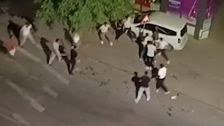 Pendikte dehşet Akraba iki aile arasında silahlı ve bıçaklı kavga: 12 yaralı, 5 gözaltı