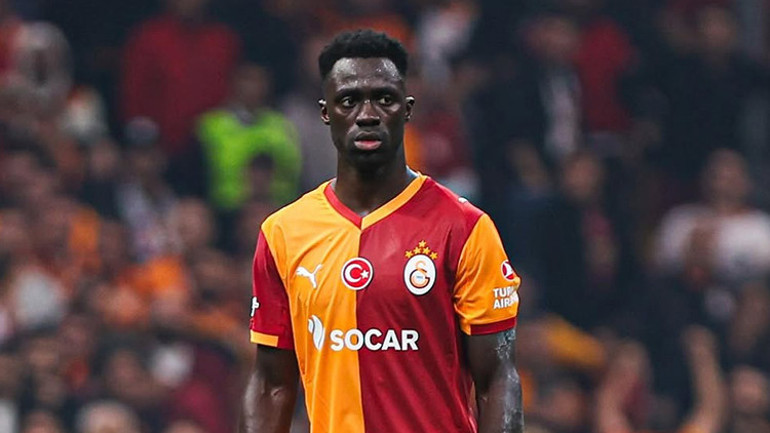 Comonun Davinson Sanchez için Galatasaraya yaptığı teklif ortaya çıktı