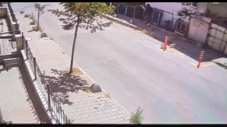 Kurye kılığında husumetlisine kurşun yağdırmıştı Yurt dışına kaçacaktı... Yıllık izindeki cinayet büro personeline denk gelince otogarda yakalandı