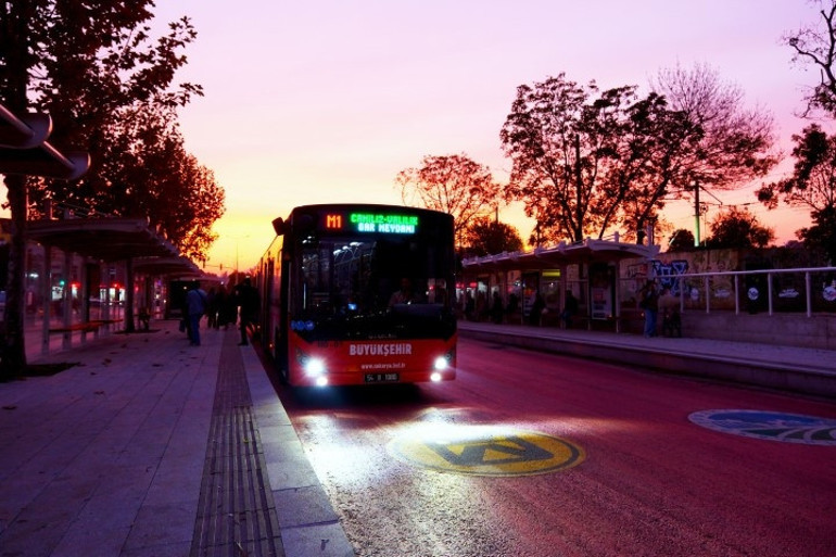 Türkiyenin ikinci metrobüs hattı 1 yılda 3.6 milyon yolcu taşıdı