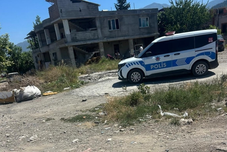 1 ölü, 4 gözaltı