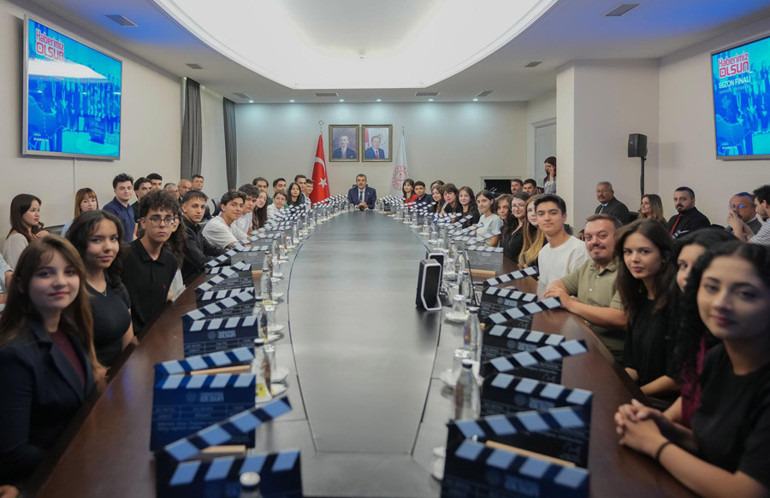 Bakan Tekin, sezon finali yapan Haberimiz Olsun ekibini kabul etti