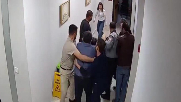 Eskişehirde personeli darbeden hastane müdürü açığa alındı İdari soruşturma başlatıldı