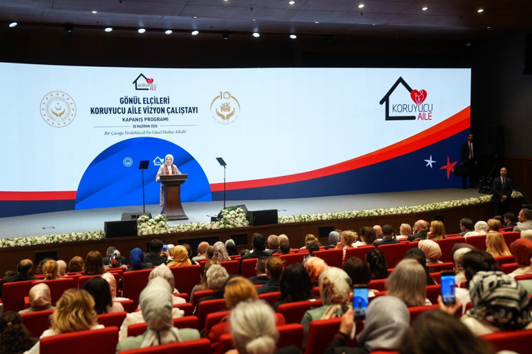Emine Erdoğan, Gönül Elçileri Koruyucu Aile Vizyon Çalıştayı Kapanış Programında konuştu