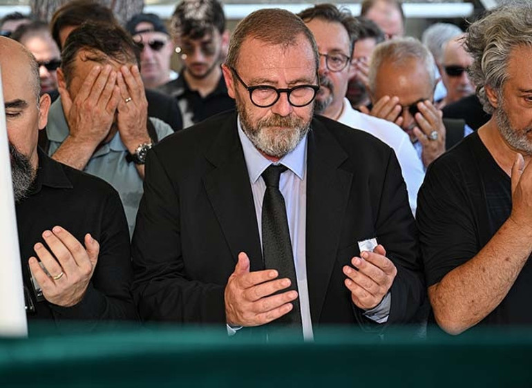 Milliyet Gazetesi Genel Yayın Yönetmeni Şendirin babası son yolculuğuna uğurlandı
