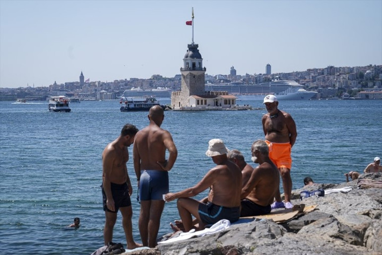 İstanbulda en yüksek sıcaklık burada ölçüldü | İşte megakentte ilçe ilçe termometrelerin gösterdiği değerler
