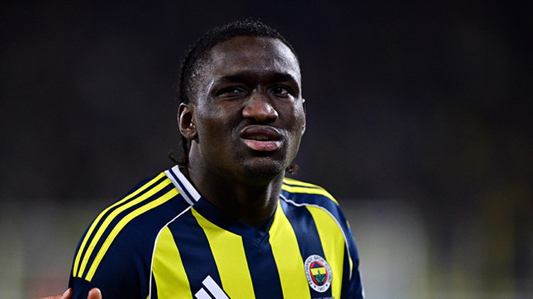 Fenerbahçenin yıldızına İngiltere ve Almanyadan sürpriz talip