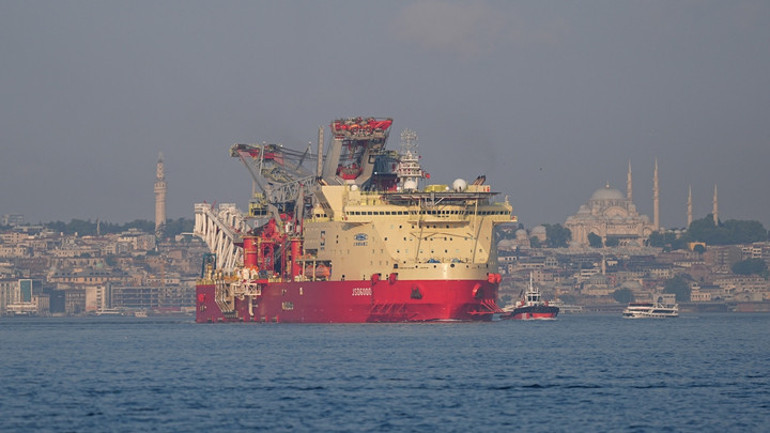 JSD6000 İstanbul Boğazından geçti