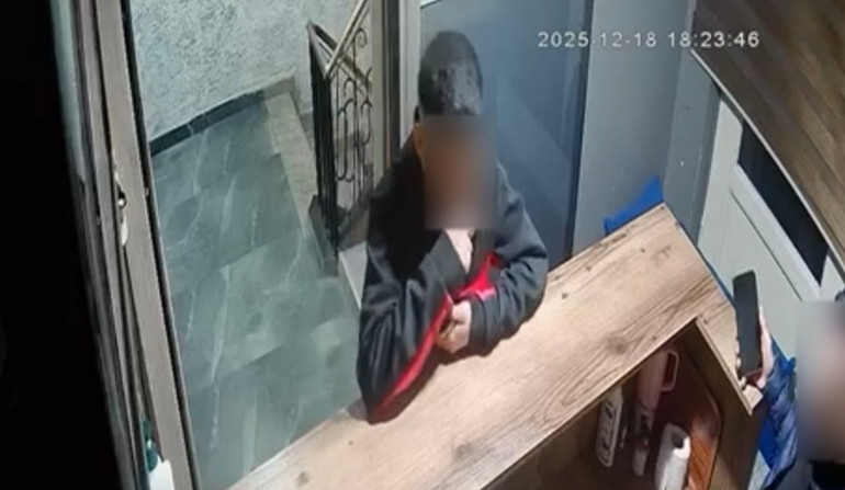 Bursada kendilerini polis olarak tanıtıp 100 milyon liralık dolandırıcılık yapan şebeke çökertildi