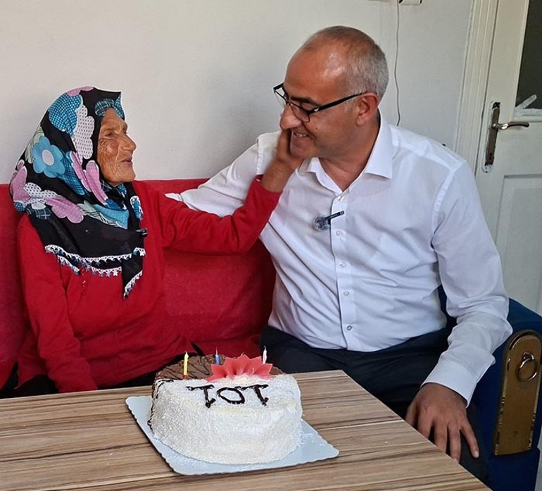 Torununun çocuğunu gördü: 101 yaşına girdi Hayatımda ilk kez kutlama yapıldı