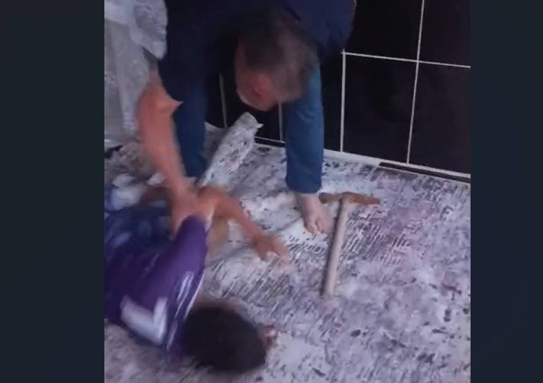  10 yaşındaki çocuğu kaldırıp yere fırlattı