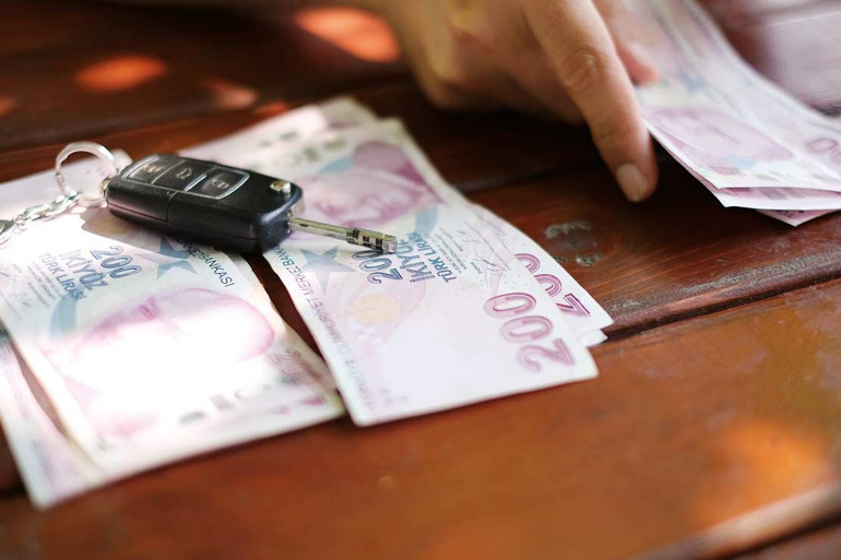 Pazar ilk yarıda daraldı yıl sonu rekor beklentisi zayıfladı… Otomotiv frene bastı