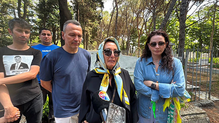 Sevenleri onu unutmadı... Kemal Sunal, vefatının 26. yılında kabri başında anıldı