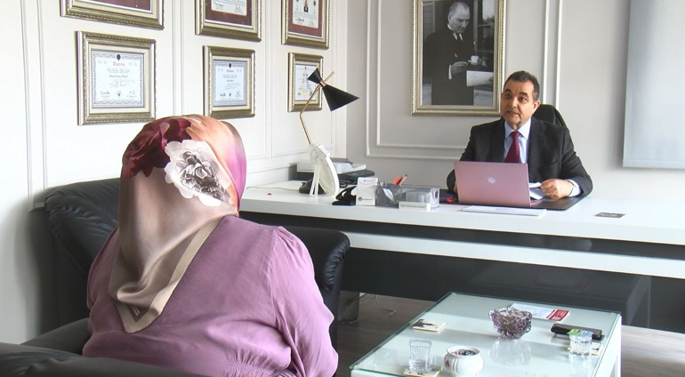 Boşanma aşamasındaki eşinin evini kurşunlayıp aracını yakan sanığa tahliye