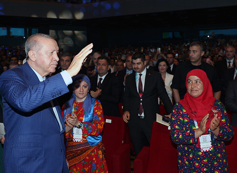 Cumhurbaşkanı Erdoğandan peş peşe müjdeler: Kadın ve genç çiftçi kredi limitini 5 milyon liraya çıkarıyoruz | Ana muhalefetten tarıma fayda yok