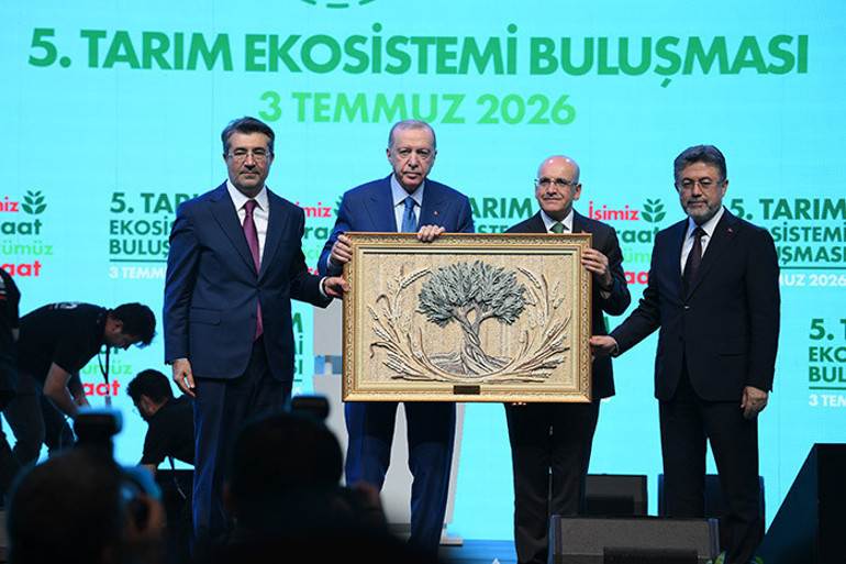 Cumhurbaşkanı Erdoğandan peş peşe müjdeler: Kadın ve genç çiftçi kredi limitini 5 milyon liraya çıkarıyoruz | Ana muhalefetten tarıma fayda yok
