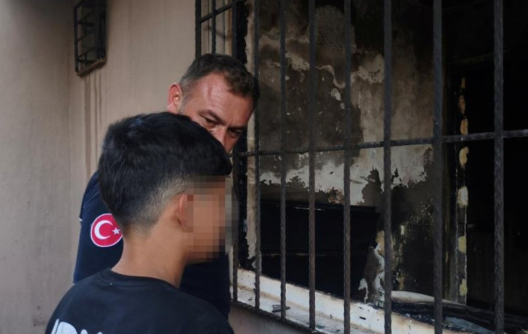 Çakmakla oynarken evi yaktı… Büyük korku yaşayan çocuk gözyaşlarına boğuldu