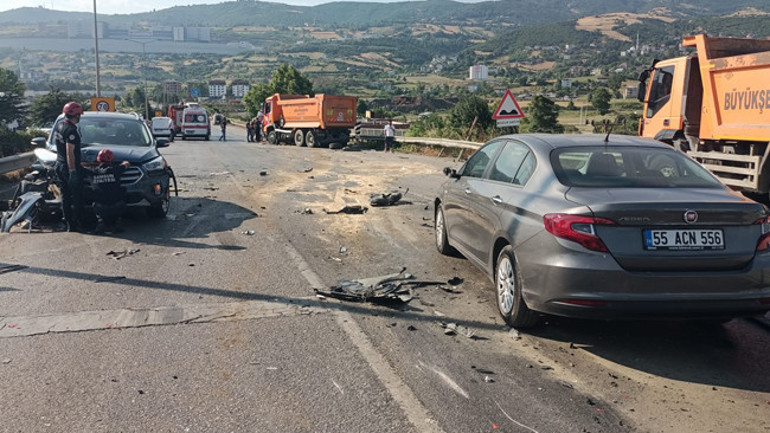 Samsun’da 8 aracın karıştığı zincirleme kaza: 2 yaralı