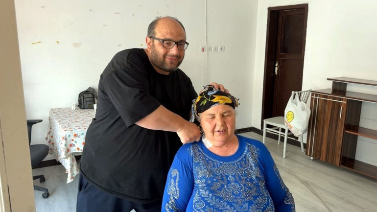 İstanbul’da eski eş dehşeti 26 yıl önce boşandığı 17 yıldır görmediği kadını boynundan bıçakladı