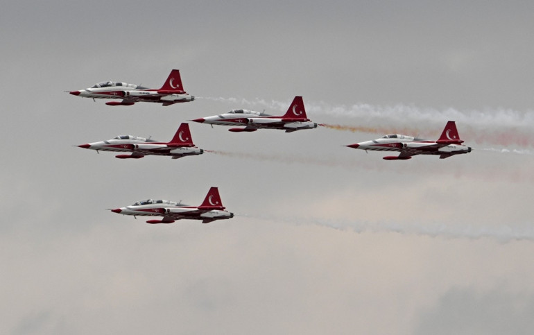 Ankarada NATO Zirvesi hareketliliği Güvenlik önlemleri artırıldı, Türk Yıldızları prova uçuşu yaptı