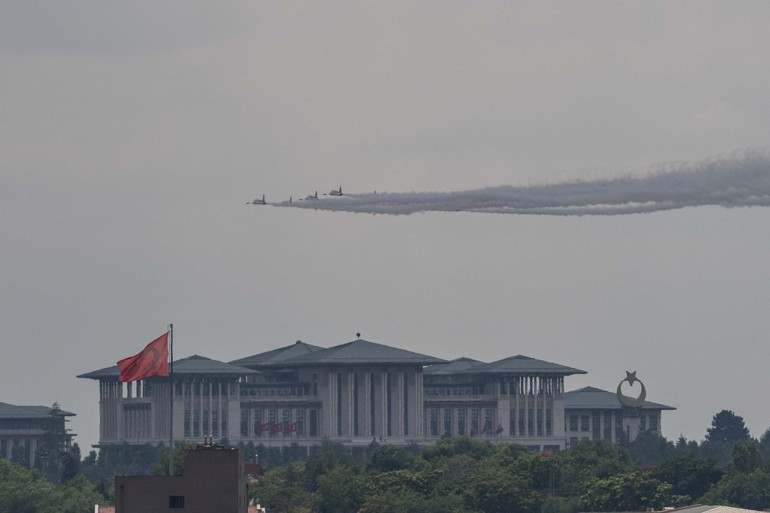 Ankarada NATO Zirvesi hareketliliği Güvenlik önlemleri artırıldı, Türk Yıldızları prova uçuşu yaptı